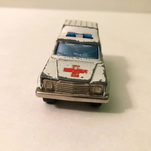 Vintage Majorette Ambulance No 269 Made in France Diecast  Missing Doors - Picture 2 of 12